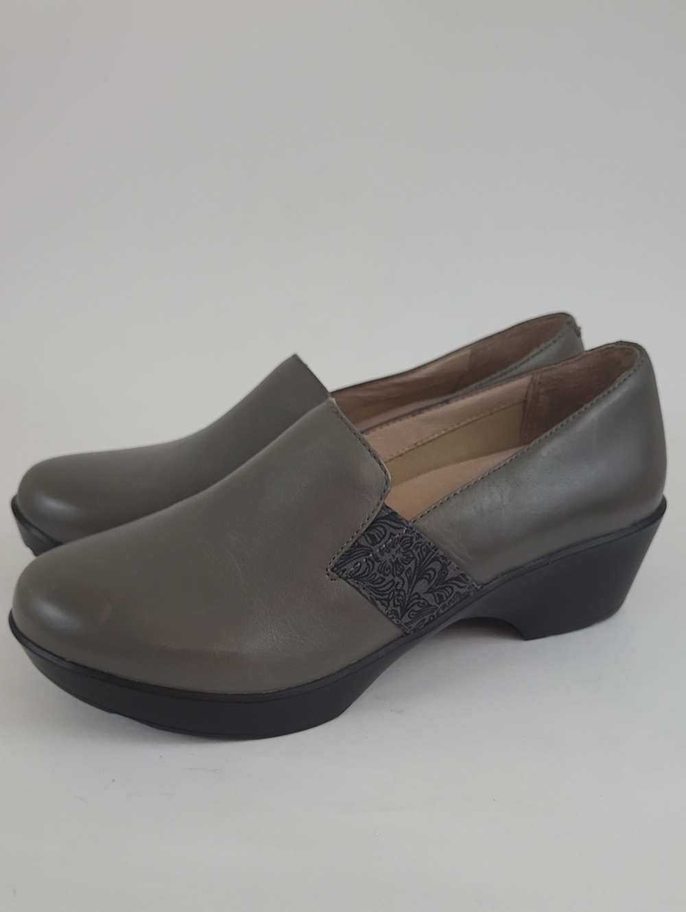 Dansko Women's Jessica Comfort Shoes Gray Leather Size EU 39 / US 8.5 - 9